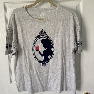 Uniqlo Disney Snow White Top Size M